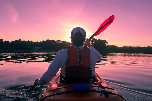 Best Solo Canoe – Which Canoe is for You?